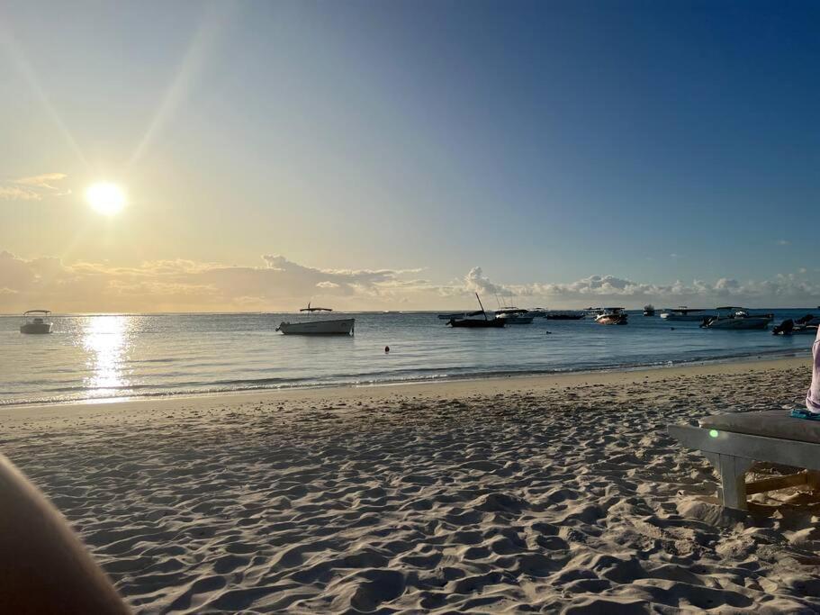 Appartamento Beachfront Le Cerisier Trou Aux Biches, Mon Choisy Mont-Choisy Esterno foto