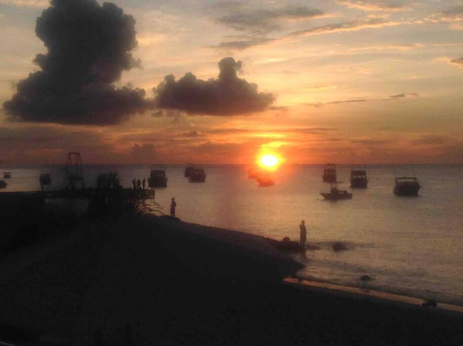 Appartamento Beachfront Le Cerisier Trou Aux Biches, Mon Choisy Mont-Choisy Esterno foto